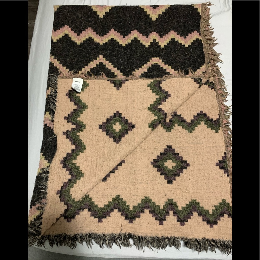 Diamond mosaic blanket scarf